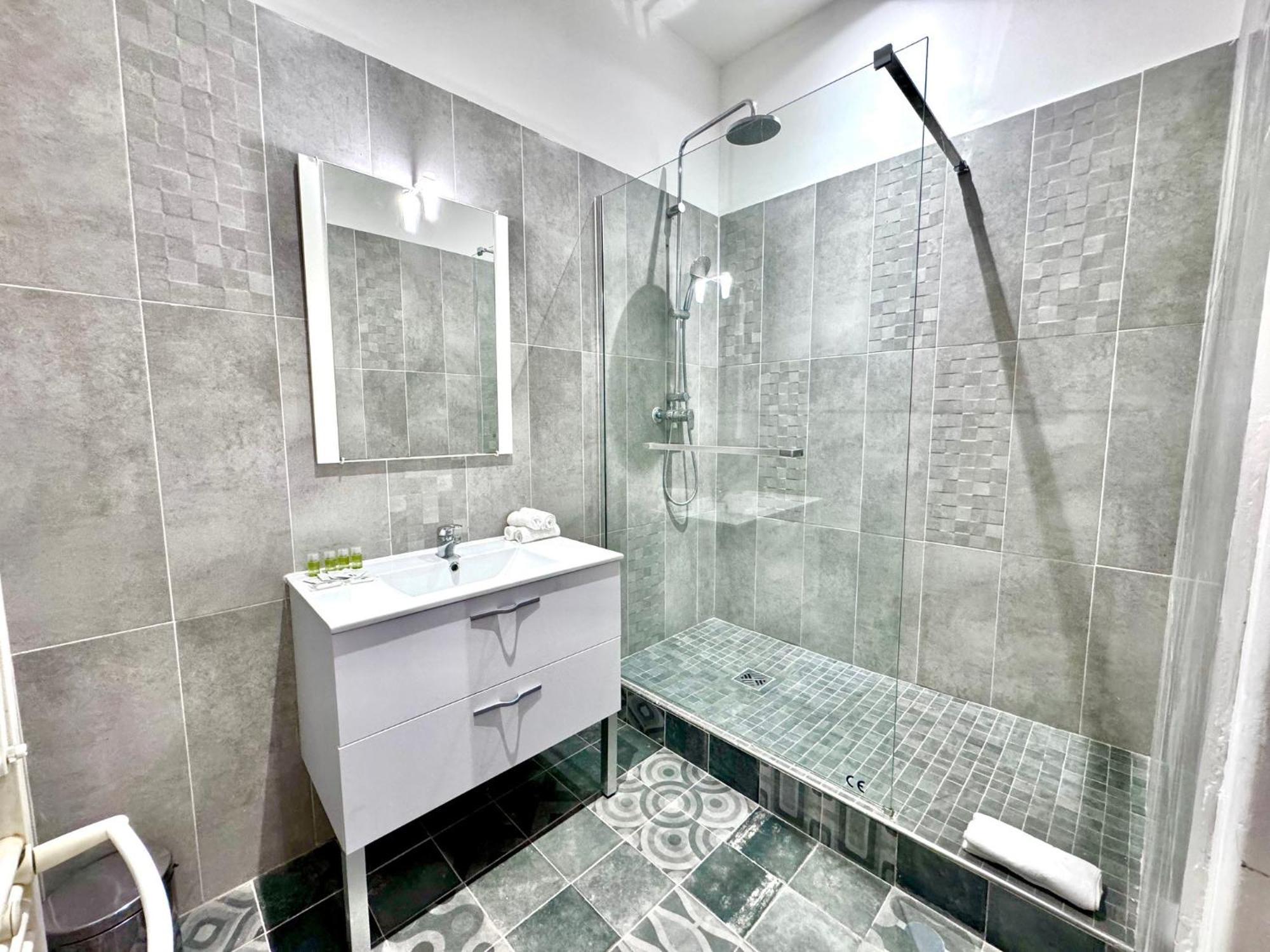 Aparthotel Riviera - Pont Vieux 2 - Old Town - Charm 2 Bedrooms Apartement Ac - 5Mn Beach Nice Eksteriør bilde